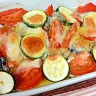 秋刀魚とトマト、ズッキーニのグラタン